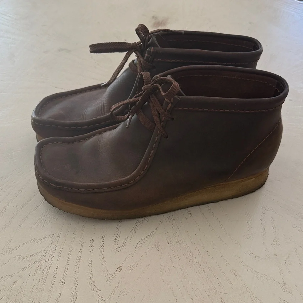 Men's Clarks Brown Leather Wallabe Chukka Boots size 9